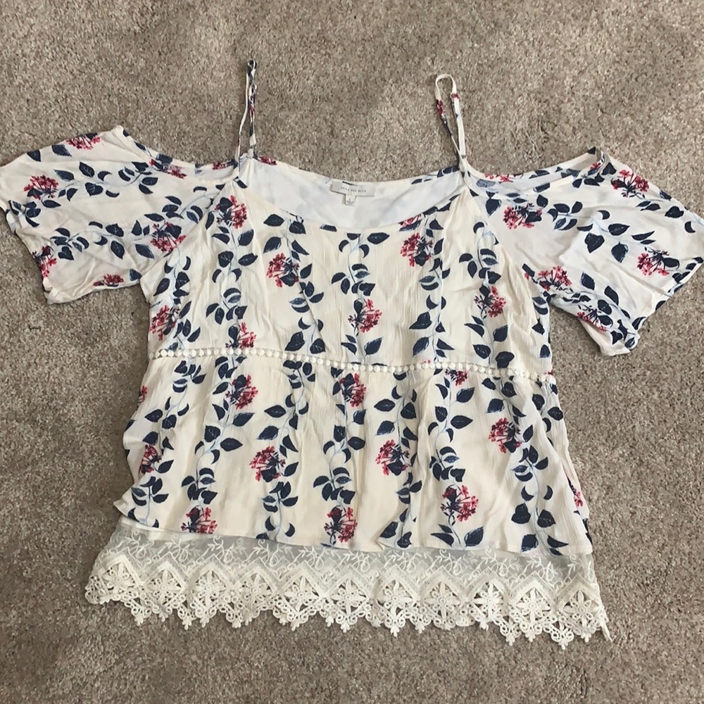 Open Shoulder Short Sleeve Top, L